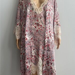 Victoria's Secret Floral Lace Robe Set - Red and Cream Size M/L